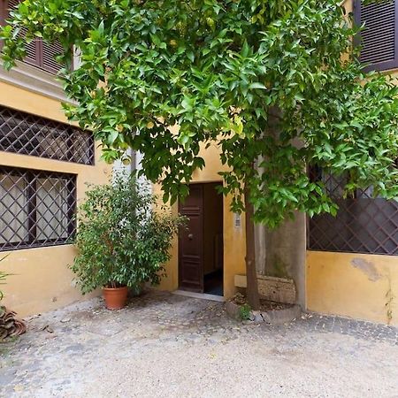 Discover The Pantheon From The Berardi Studio Flat Bagian luar foto