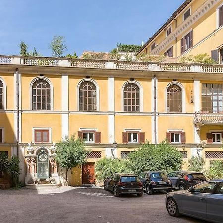 Discover The Pantheon From The Berardi Studio Flat Bagian luar foto