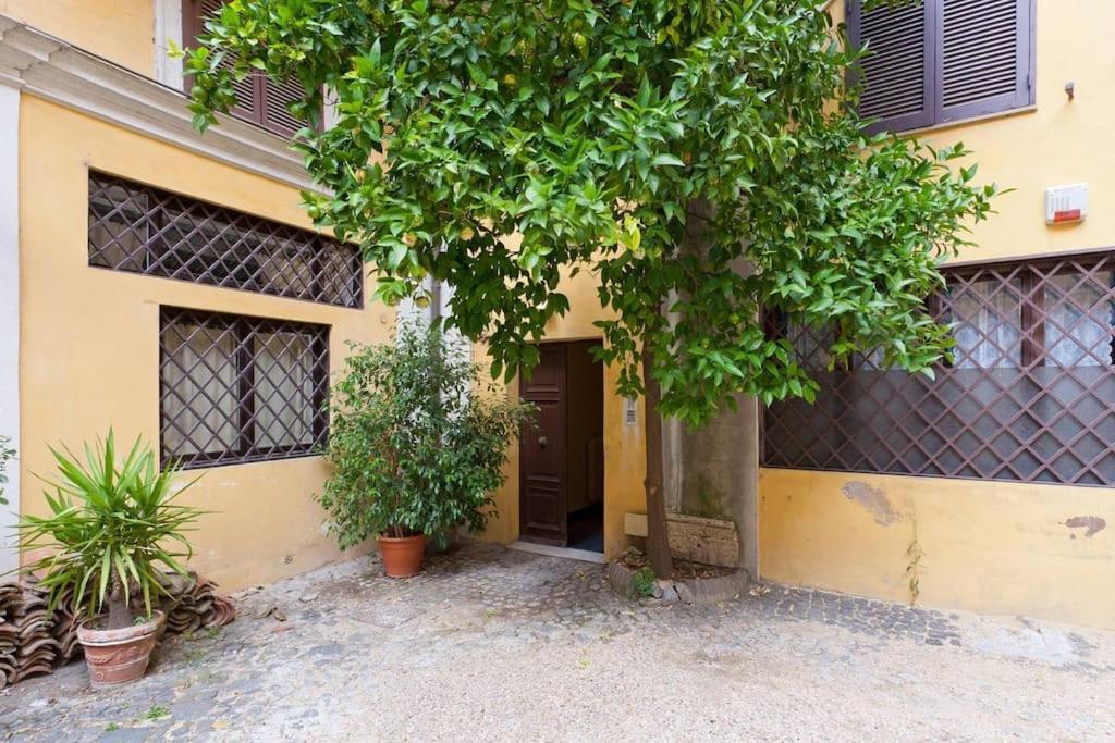 Discover The Pantheon From The Berardi Studio Flat Bagian luar foto