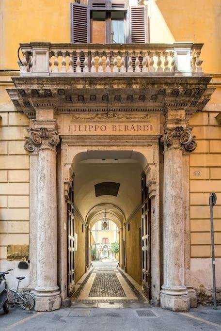 Discover The Pantheon From The Berardi Studio Flat Bagian luar foto